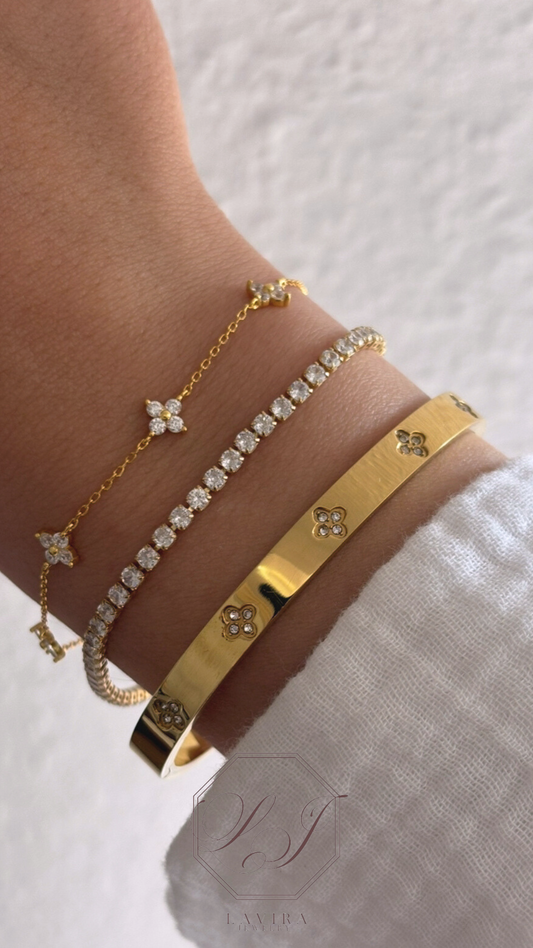 Wasserfester Schmuck aus Edelstahl: Warum du nie wieder ohne Lavira Jewelry aus dem Haus gehen willst
