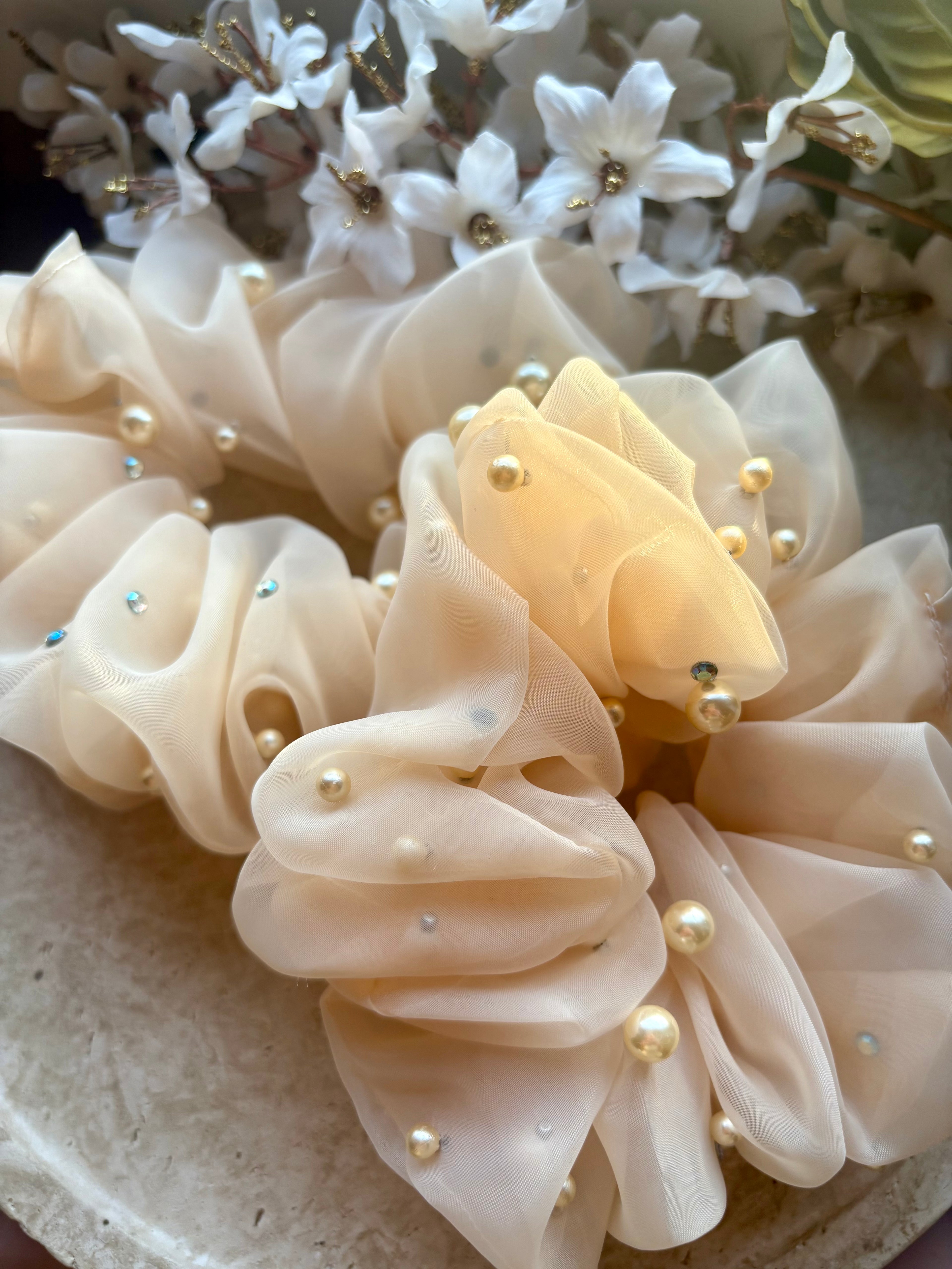 XL Scrunchie „Soft Pearl“