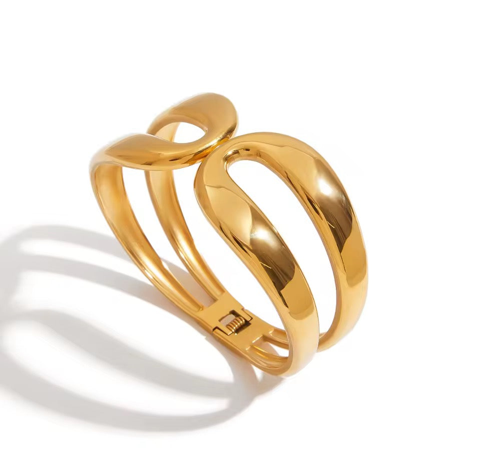 Bold Curve Armreif