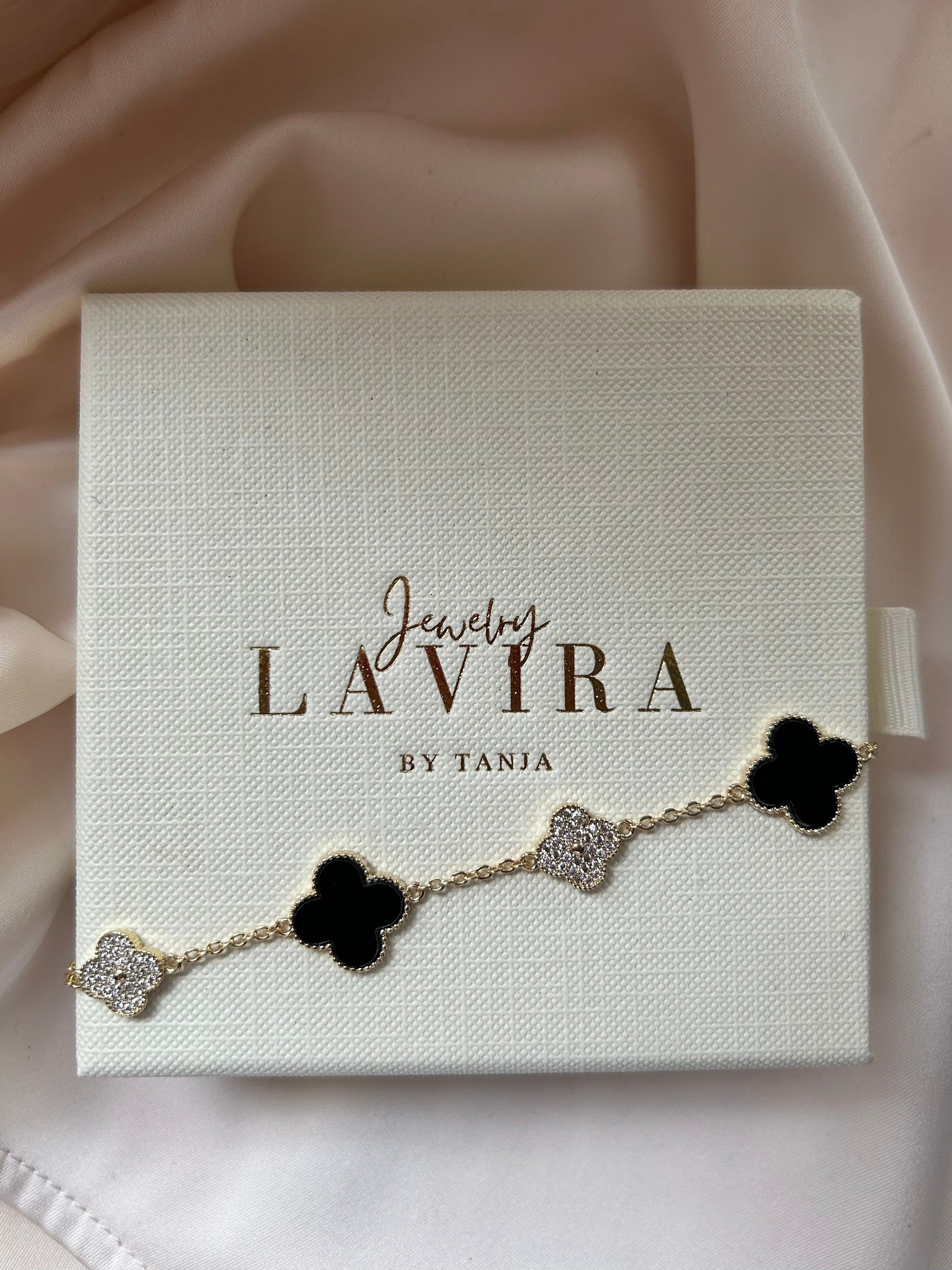 Delicate Bloom Armband