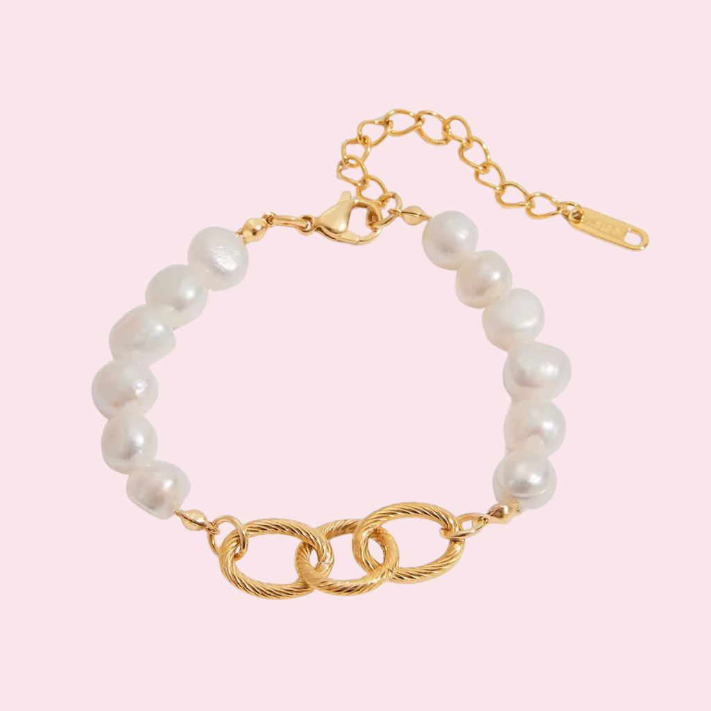 Elara Pearl Bracelet