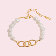 Elara Pearl Bracelet