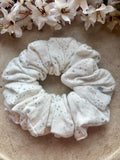 XL Musselin Scrunchie „Silver Sparkle“