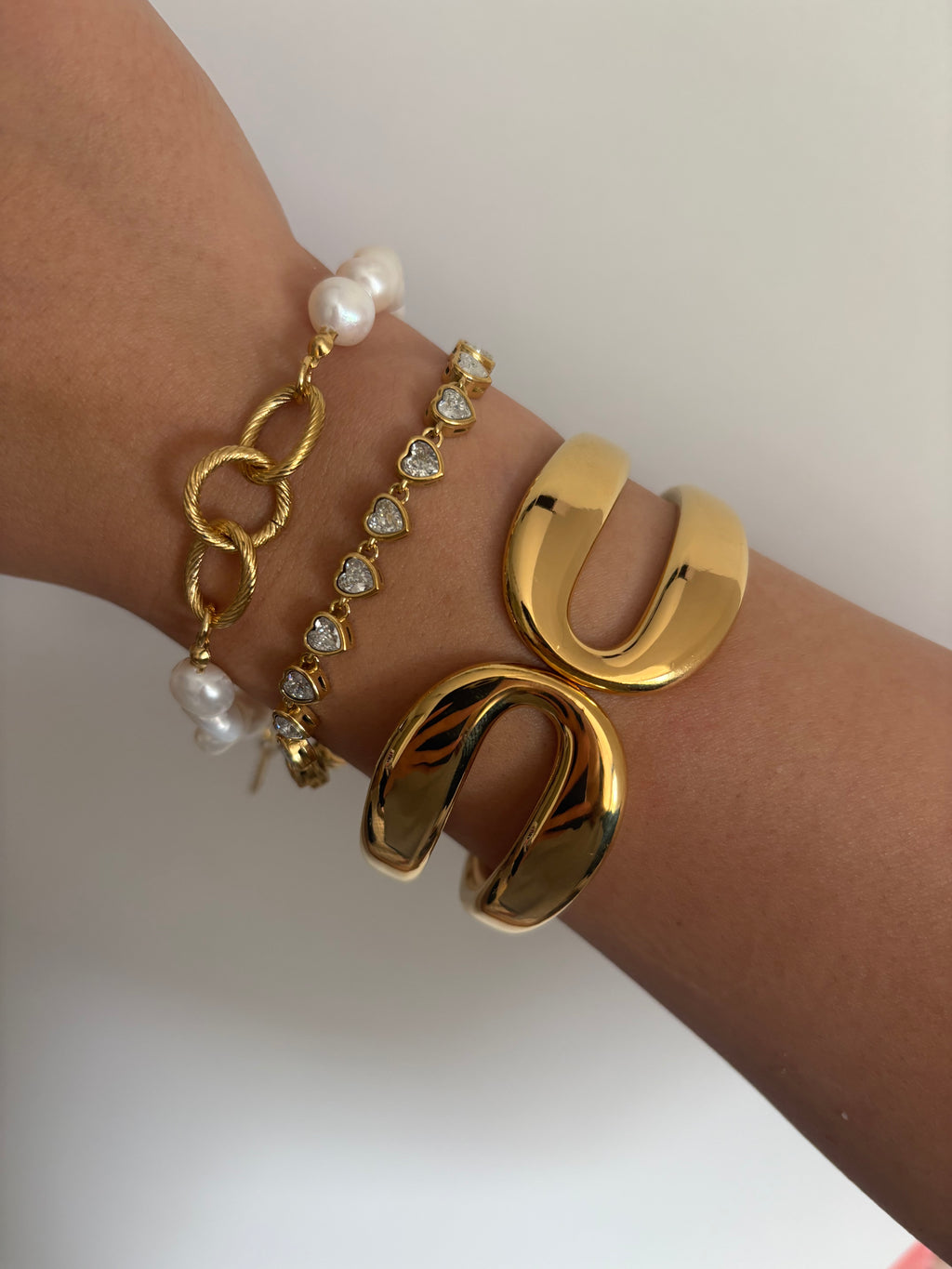 Bold Curve Armreif