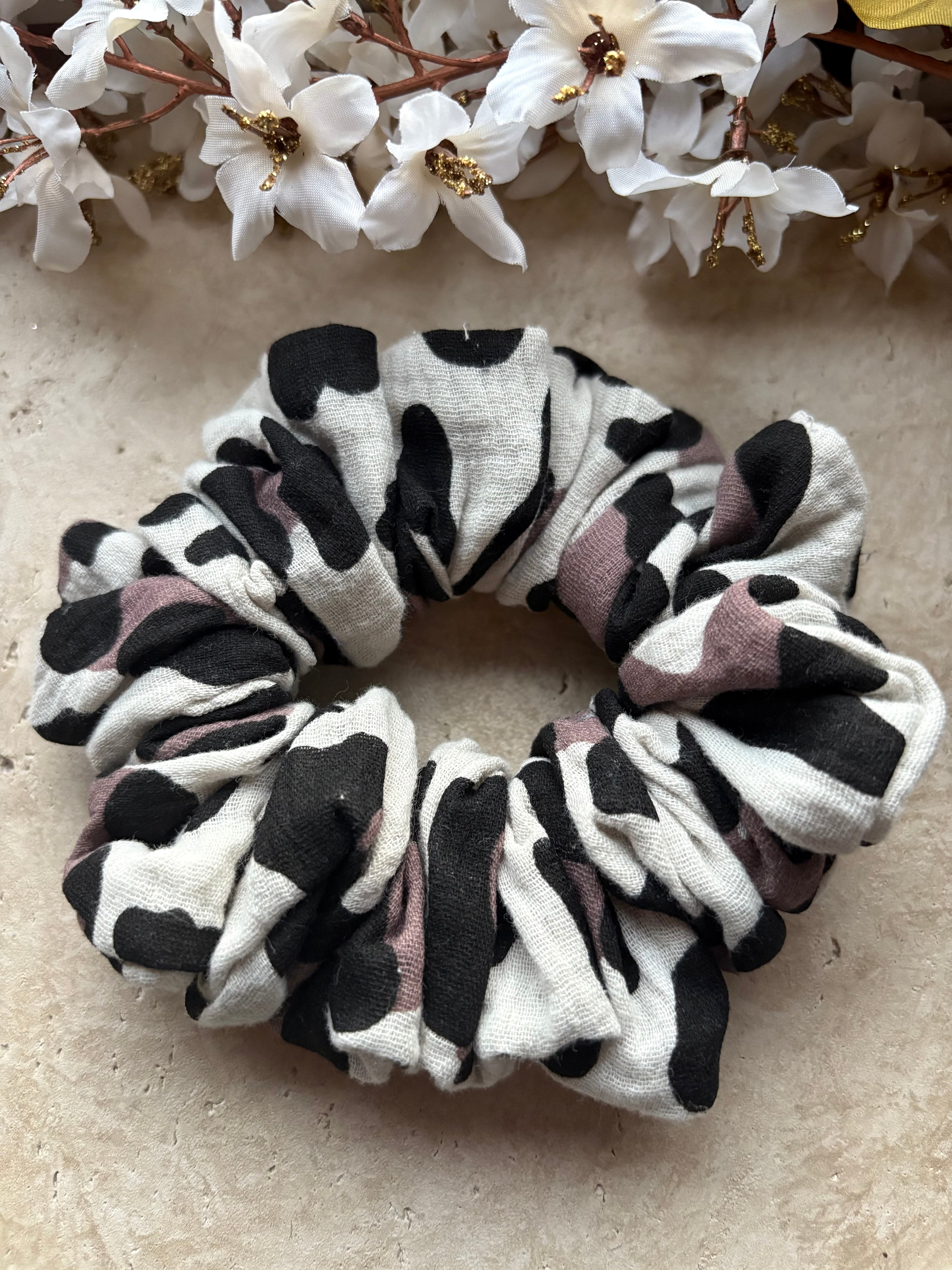 XL Musselin Scrunchie „Soft Leo“