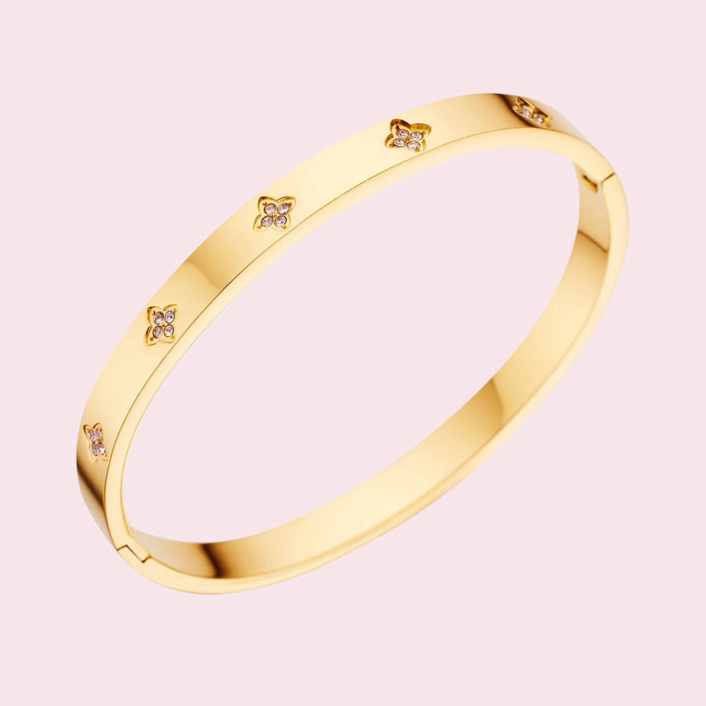 Clara Bangle