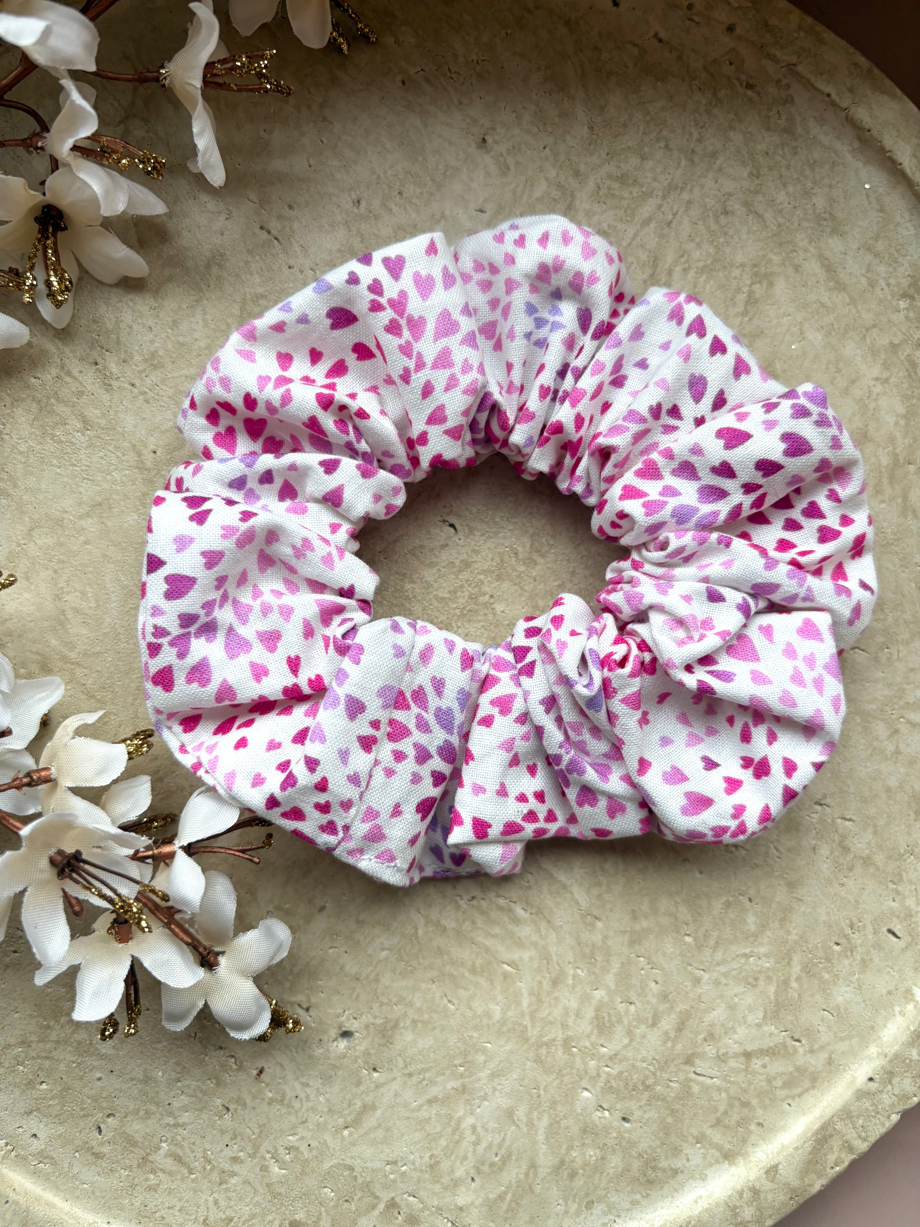 M Scrunchie „Sweet Amour“