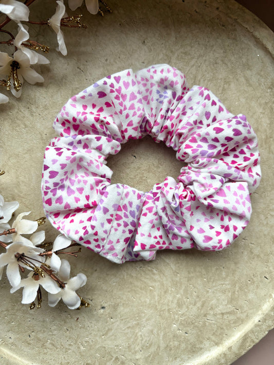 M Scrunchie “Sweet Amour”