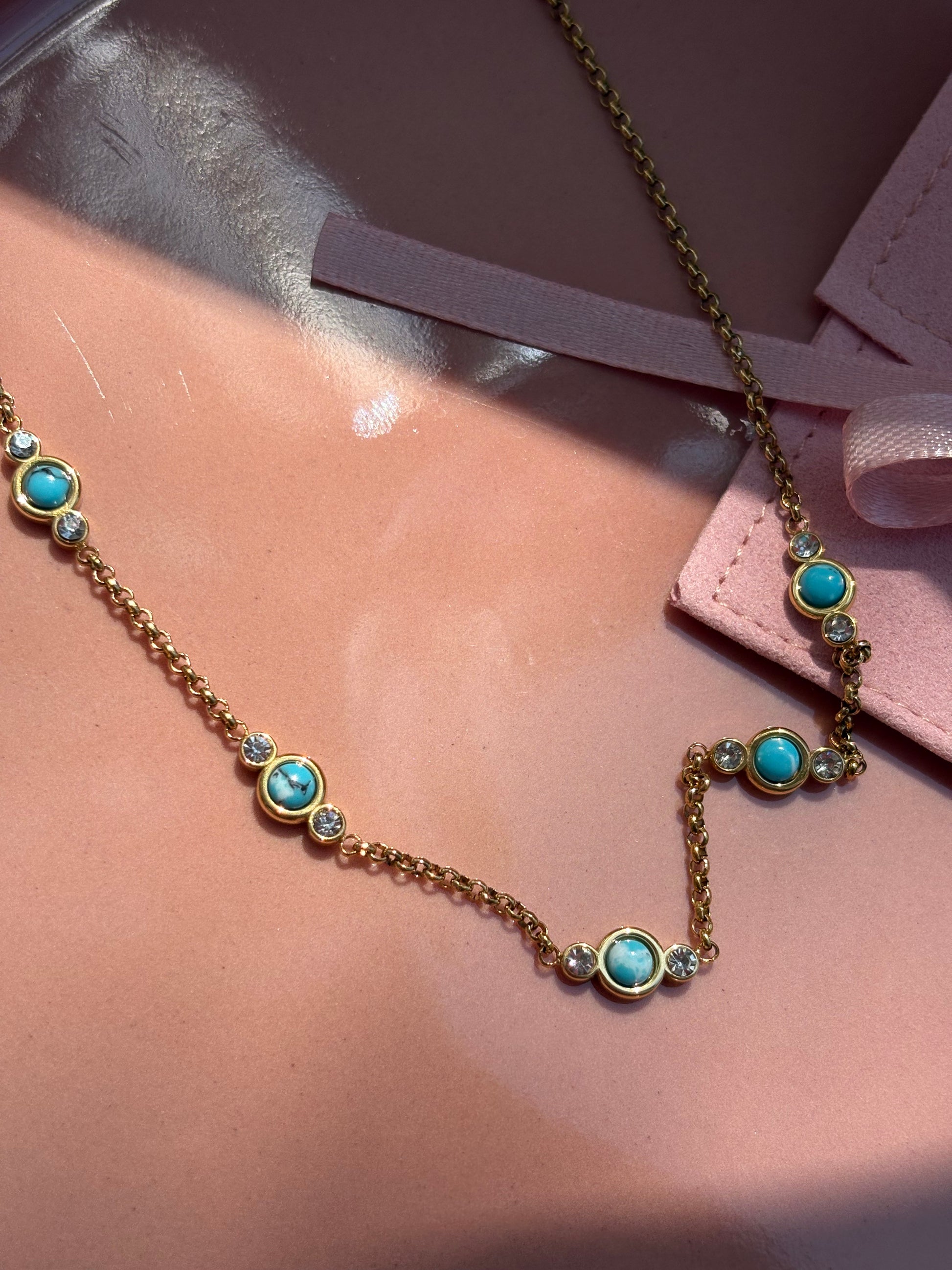 Avelisse necklace